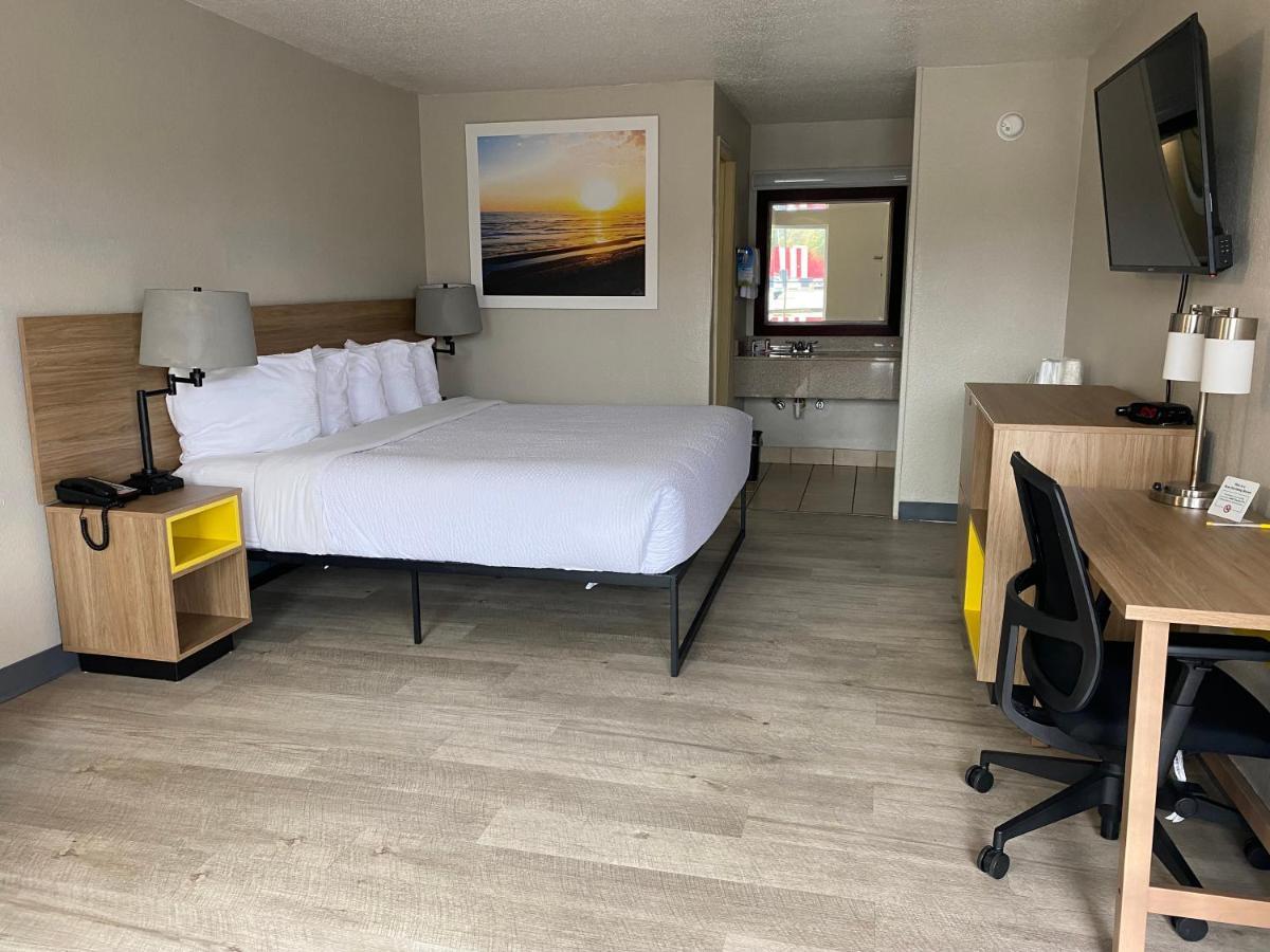Days Inn By Wyndham Brunswick/St. Simons Area Eksteriør billede