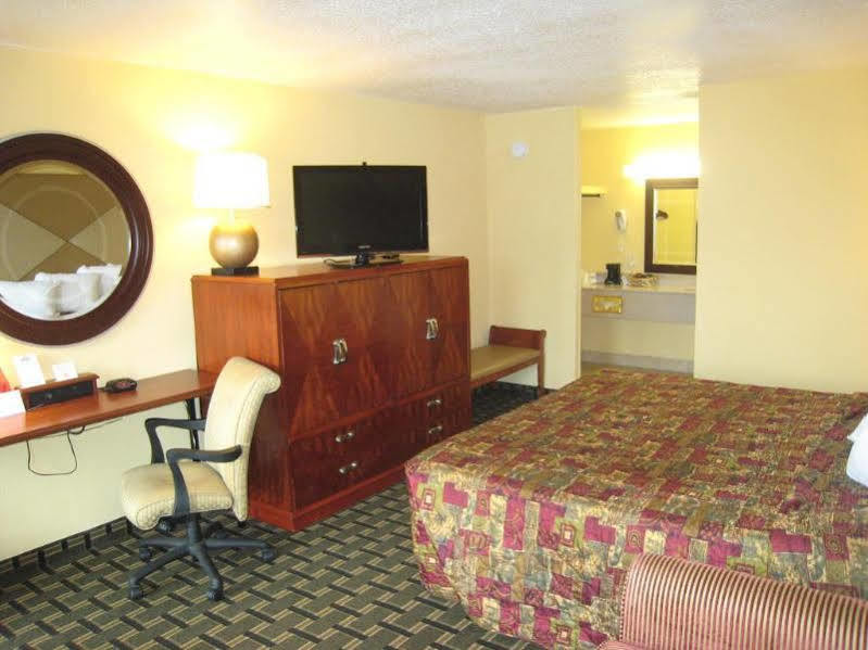 Days Inn By Wyndham Brunswick/St. Simons Area Eksteriør billede
